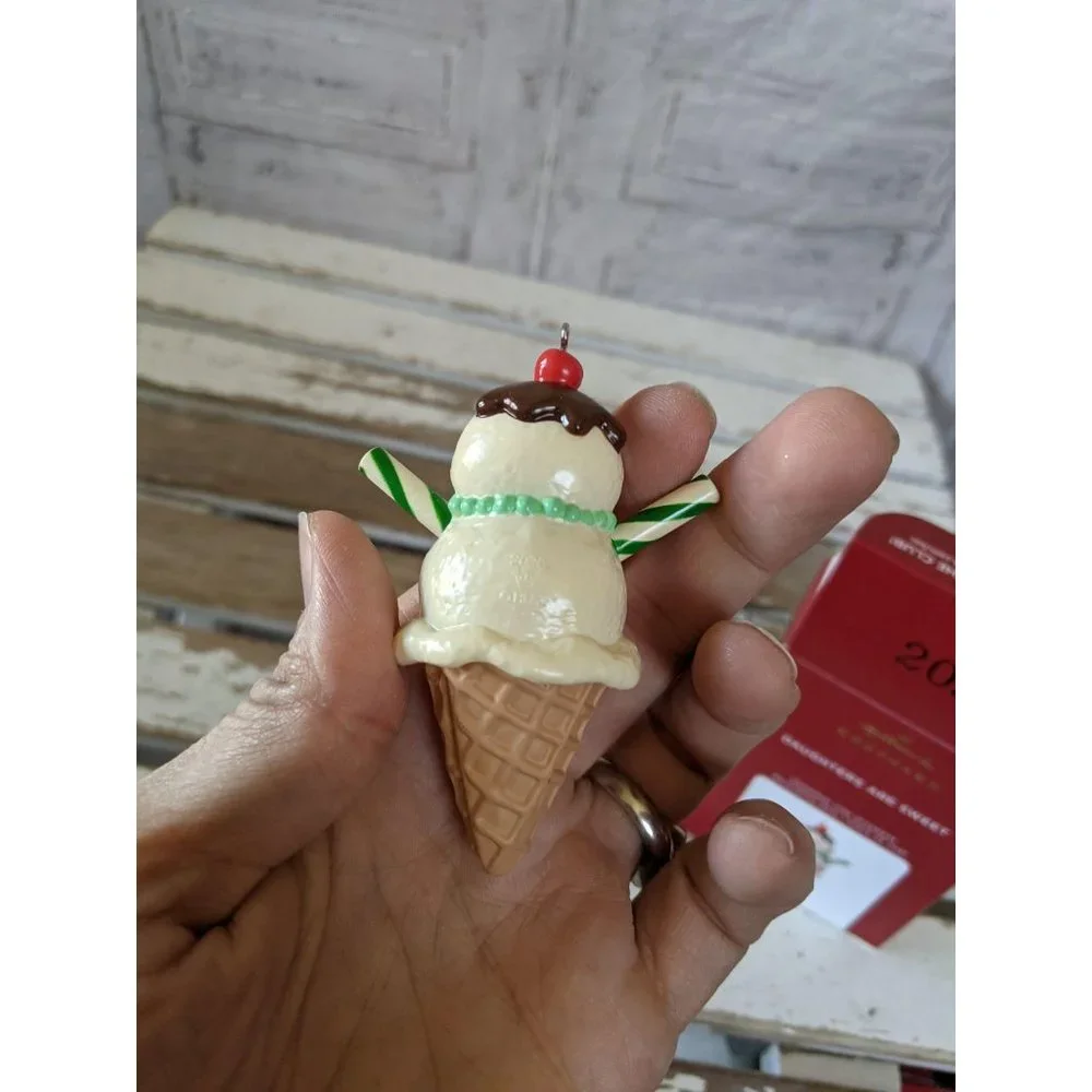 Hallmark daughters are sweet 20/20 ice cream cone‎